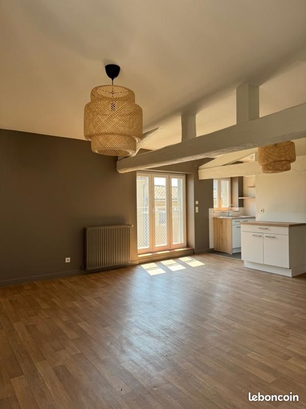 Appartement 3 pièces 79 m² · à Castres · 79 m² · 590 €
