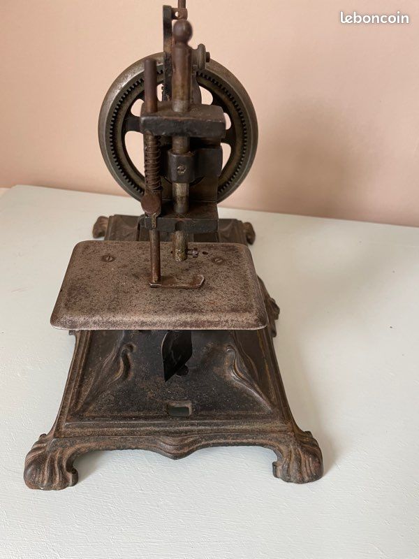 Machne A Coudre Ancenne 1900 d’occason