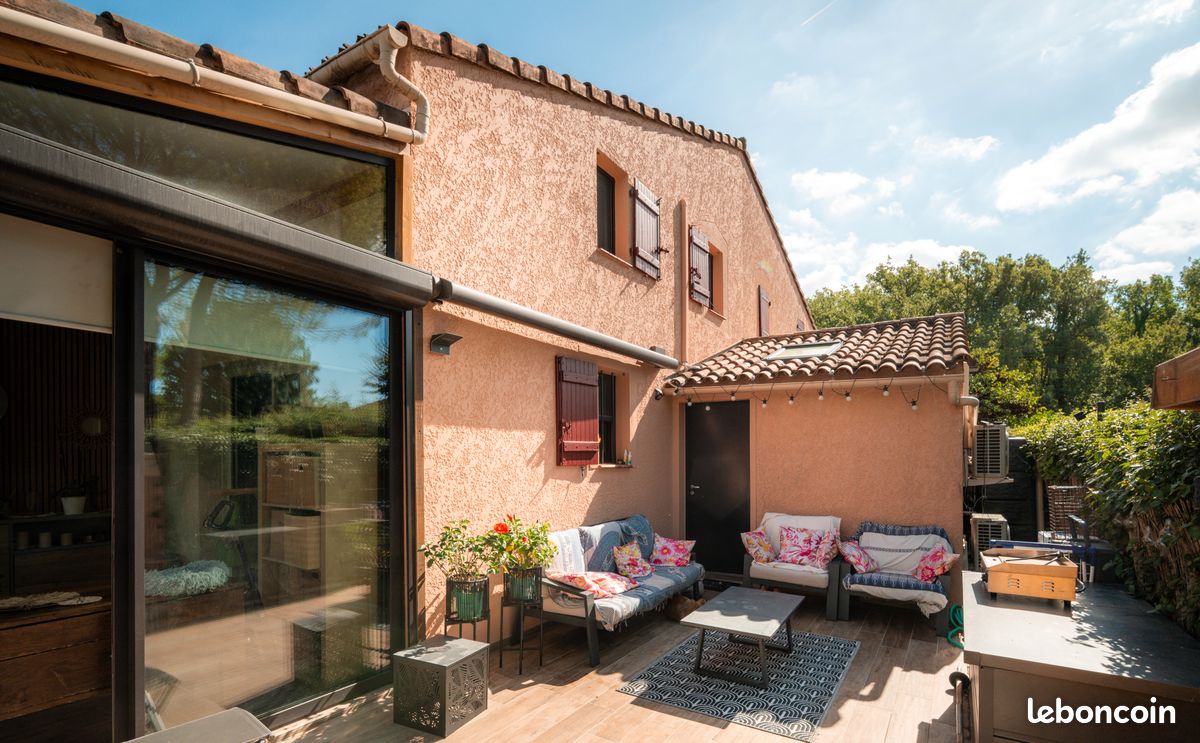Maison 1 pièce 56 m² · à Tourrettes · 56 m² · 260 000 €