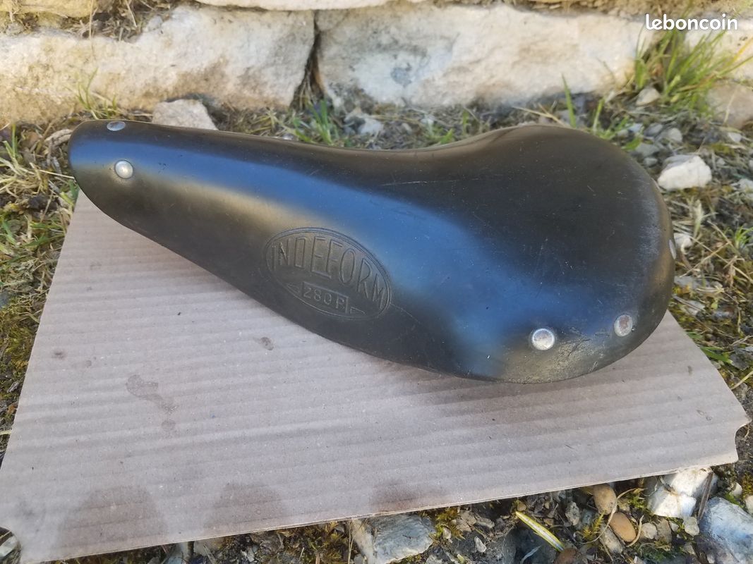 Selle de vélo ancienne plastique INDEFORME Vintage France