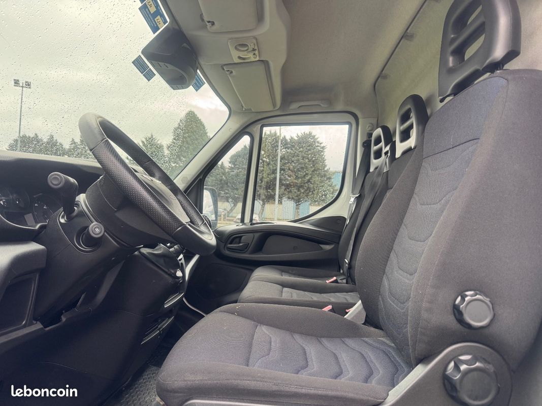 Iveco daily fourgon gn 35 c 14 v11 h2 quad-leaf bvm6 (image 4)