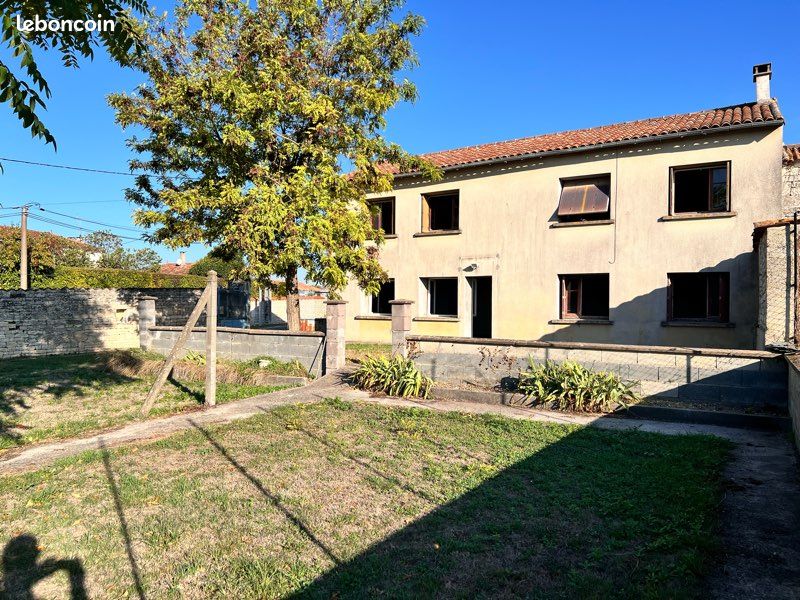 Maison 6 pièces 150 m² · à Neuvicq-le-Château · 150 m² · 99 000 €