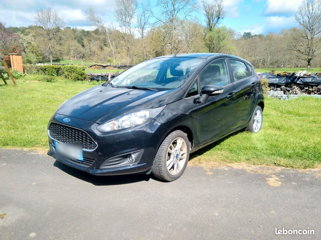 Ford fiesta 1.25 82ch titanium 5p Voitures