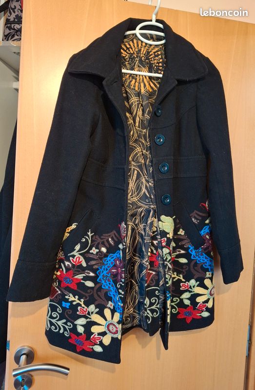 Veste/Manteau Noir Et Blanc Marque Desigual - Taille 40 (occasion, Très Bon état)