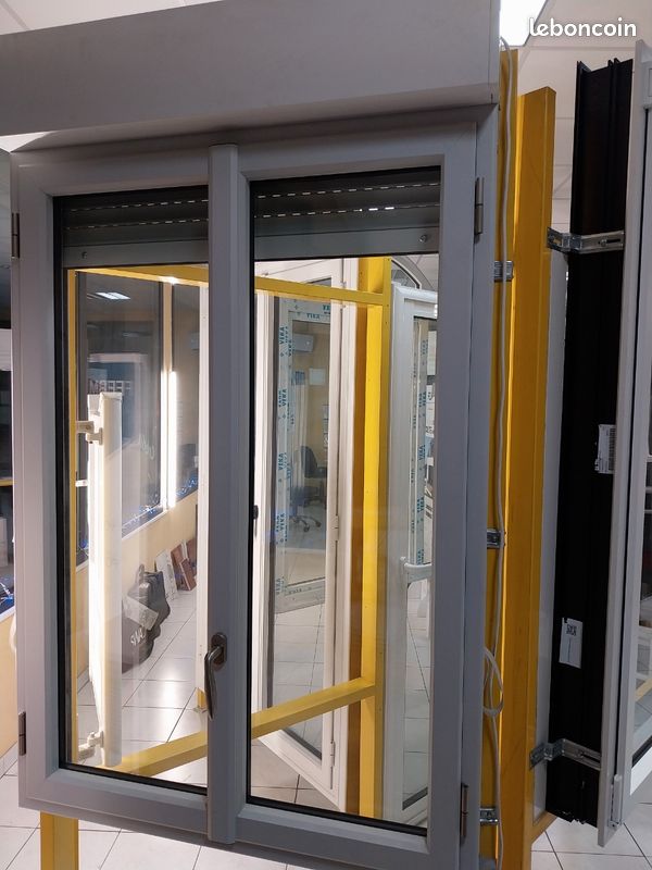 Fenêtre aluminium avec volet roulant (image 1)