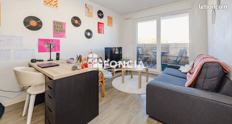 Exclusivite - a vendre type 2 avec balcon et parking sécurisé - libre d'occupation — 1