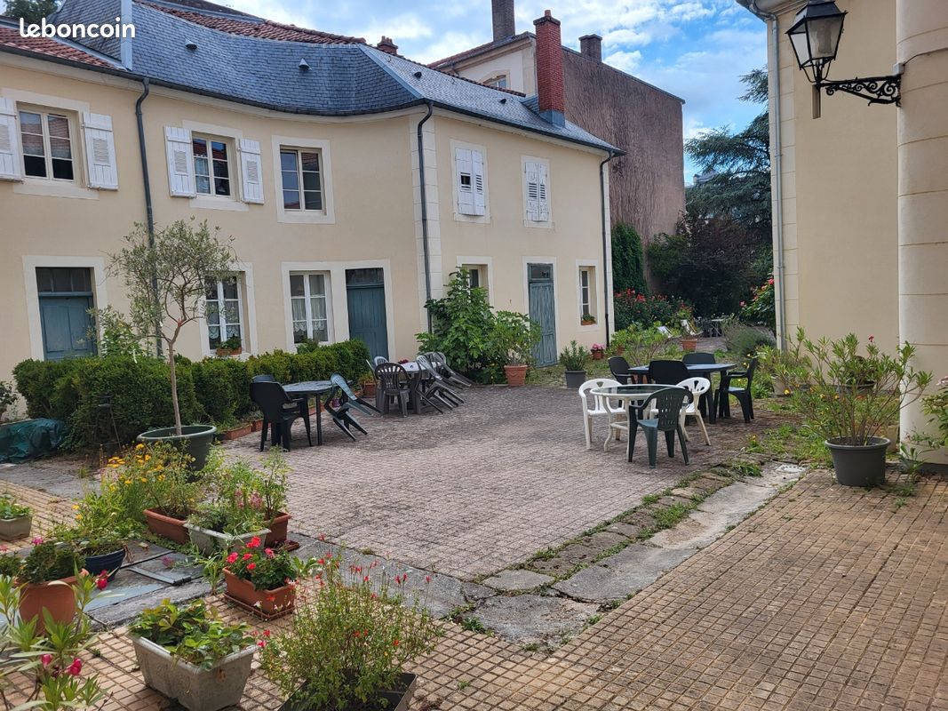 Appartement 4 pièces 100 m² · à Nancy · 100 m² · 1 250 €
