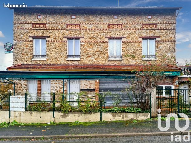 Immeuble 754 m² Pommeuse