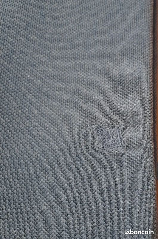 Polo manches longues bleu XL/XXL
Largeur épaules 54 cm
Largeur aisselles 66 cm
Longueur 70 cm
Ouverture deux boutons
100% coton
Sans bouloches en parfait état général (image 7)