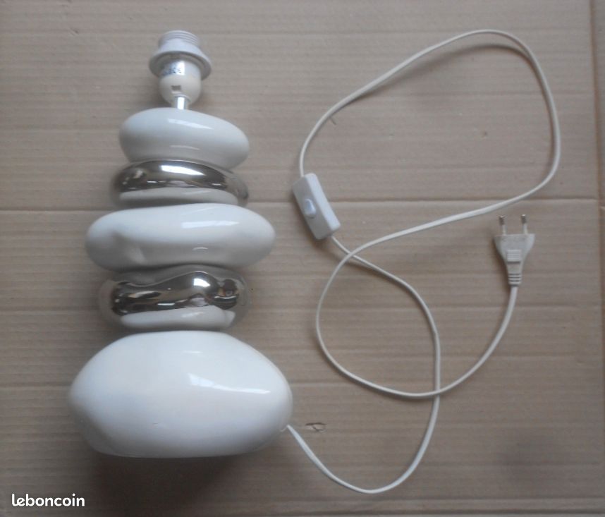 Lampe de chevet en galet (image 1)