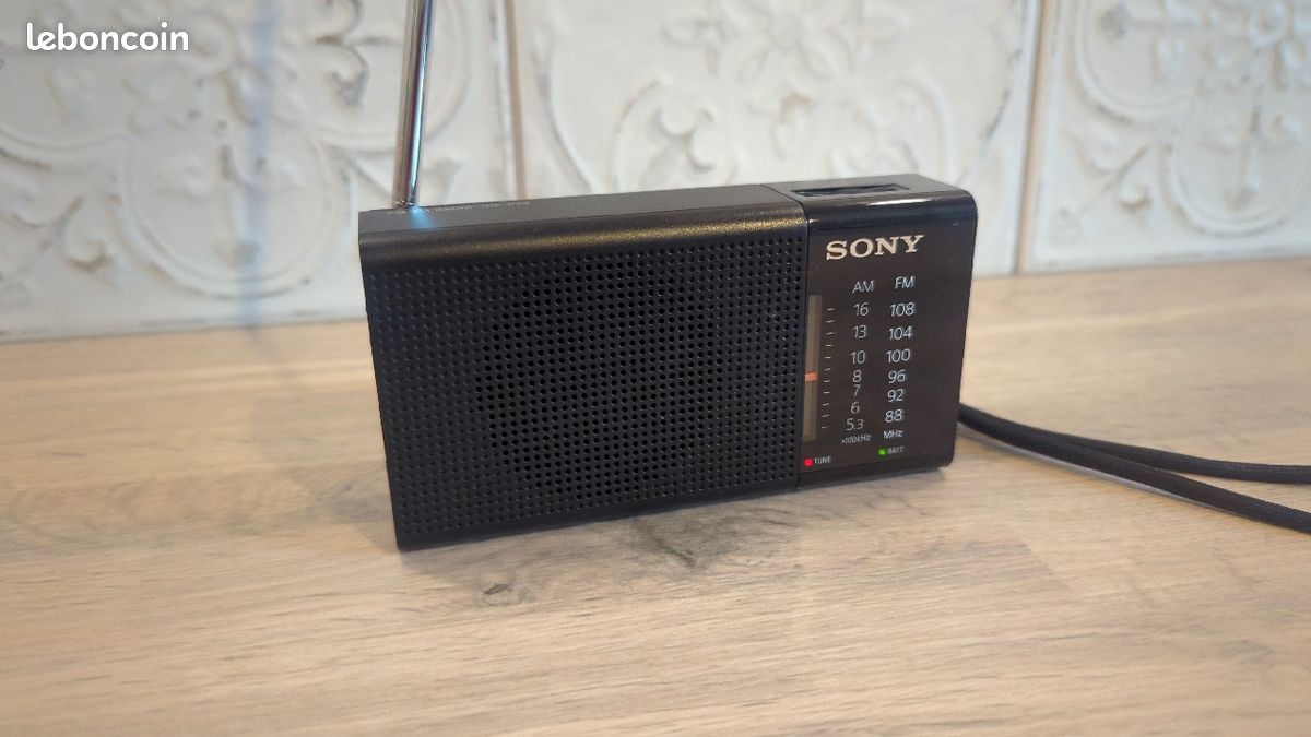 Radio compact Sony ICF P36 (image 1)