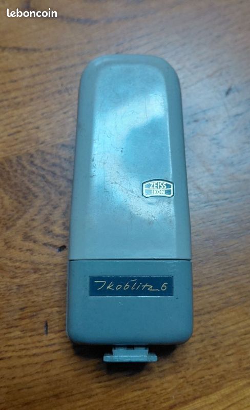 Lot de 6 appareils photographiques : 2 ZEISS IKON objectif contaflex 2