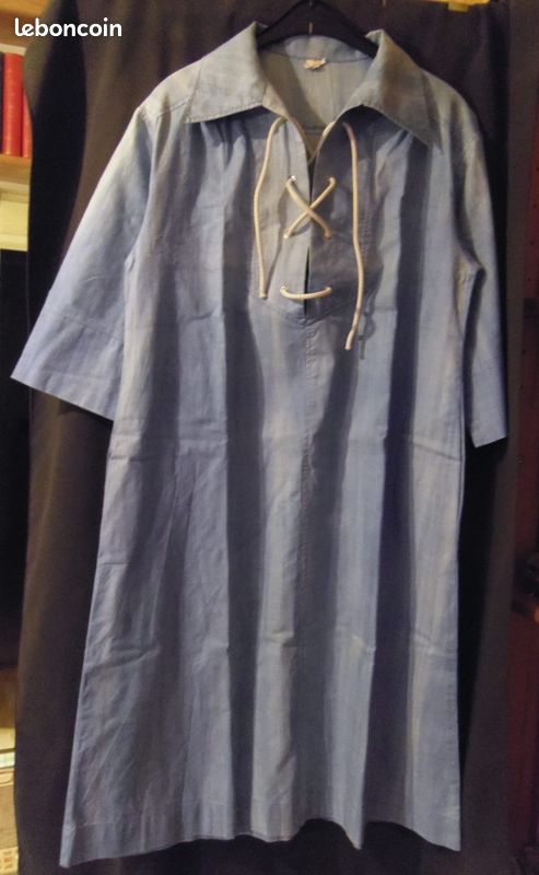 Robe manches courtes à revers (image 1)