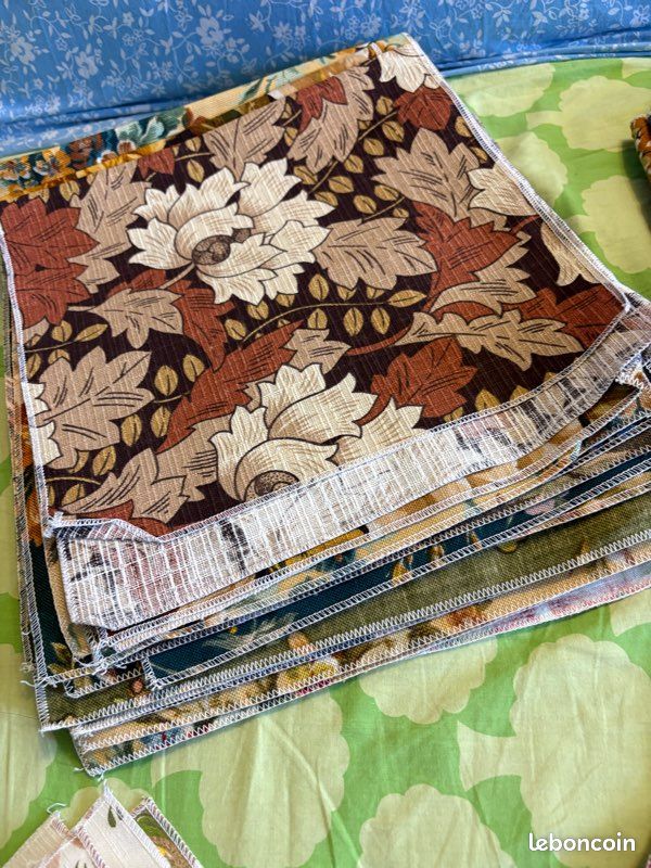 Lot unique de 48 coupons de tissus anciens années 70, 9 m² d'imprimés floraux (image 5)