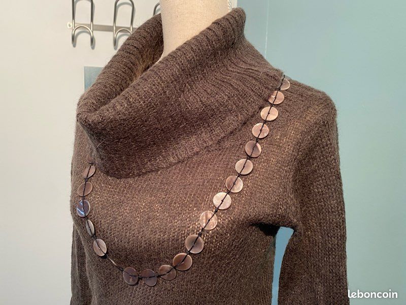 Magnifique pull long col boule coloris noisette taille XS (image 9)