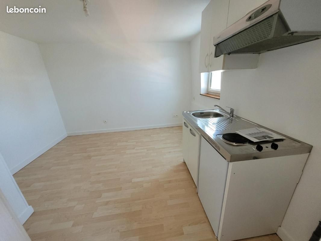 Appartement 1 pièce 15 m² · à Douai · 15 m² · 349 €
