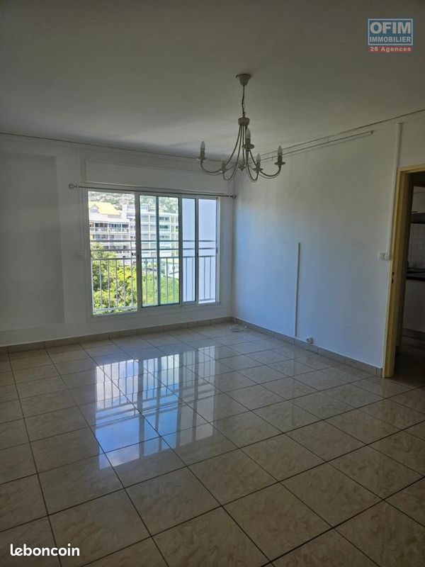 Appartement 5 pièces 77 m² · à Saint-Denis · 77 m² · 330 000 €
