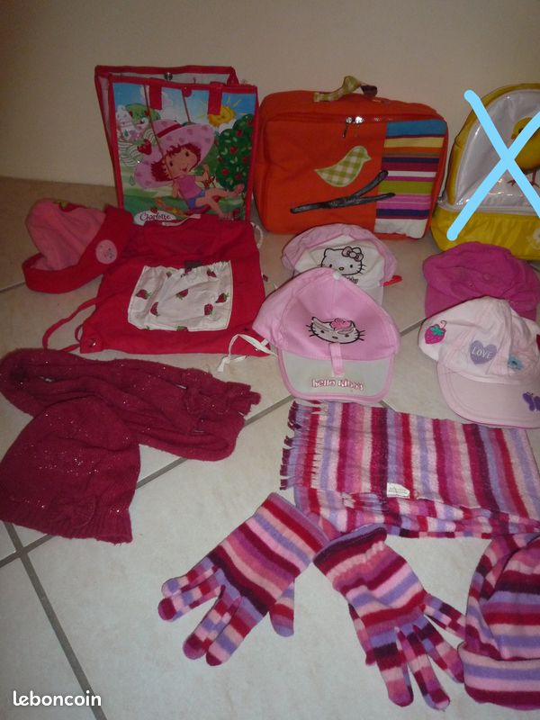 Lot sac,cartable,casquette,bonnet,écharpe,gant (image 6)