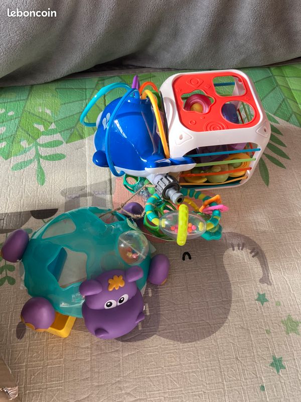 Lot de jouets 0-24mois (image 1)