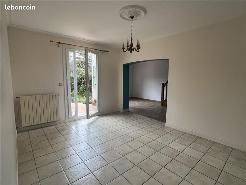 Maison 4 pièces 97 m² · à Castres · 97 m² · 896 €