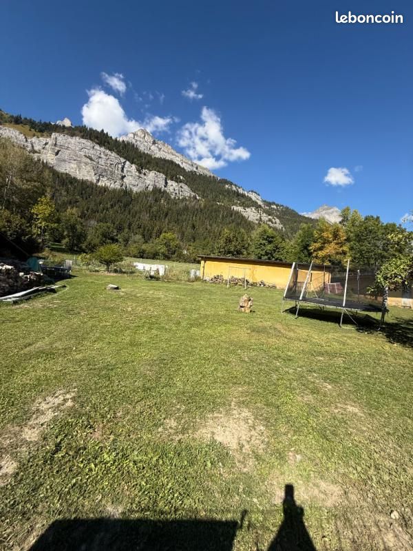 Terrain 866 m² · à Passy · 350 000 €