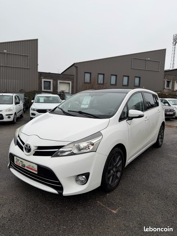 Toyoya verso feel style s&s /camera de recul - attelage attache remorque - bluetooth - toit panoramique / (image 2)