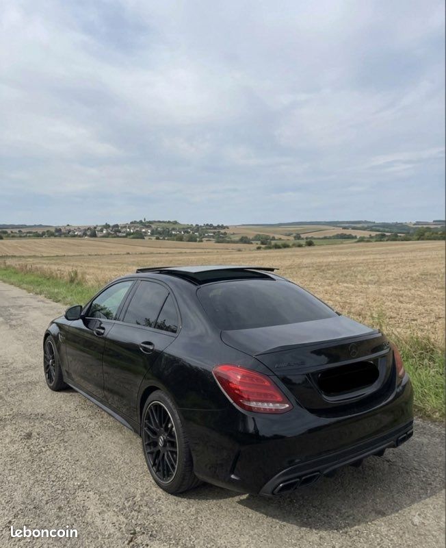 Mercedes C63 amg V8 4.0 biturbo - full black - échange / reprise possible (image 2)