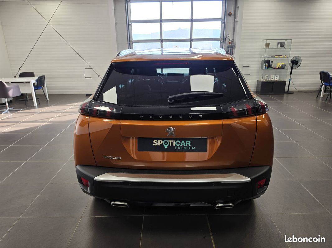 PEUGEOT 2008 PureTech 130 S&S EAT8 Roadtrip (image 7)