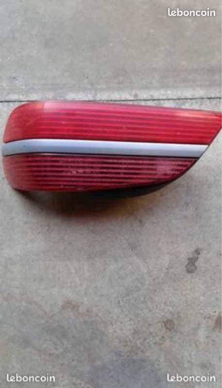 Brade feux arriere peugeot 406 phase 2 tbe (image 2)