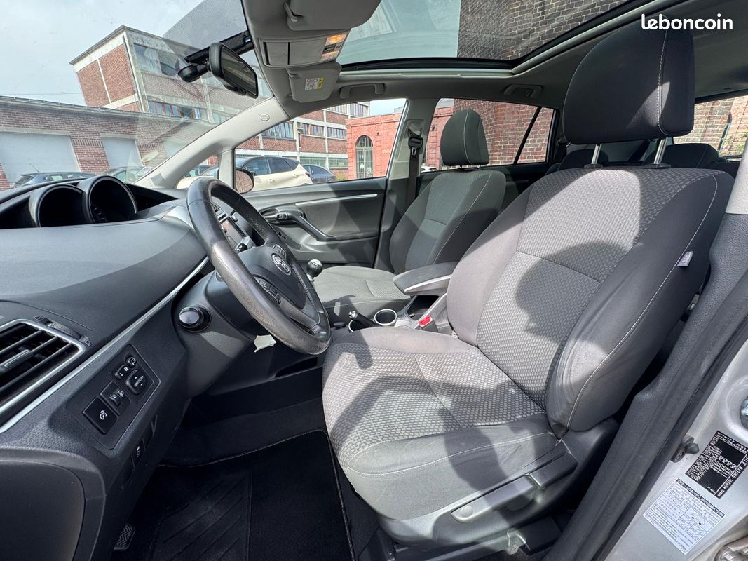 Toyota Verso 2.0 D-4D 125cv DYNAMIIC 7places - garantie (image 4)