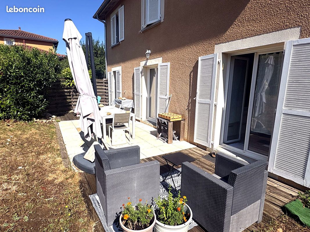 Maison 6 pièces 155 m² · à Saint-Genis-Laval · 155 m² · 2 420 €