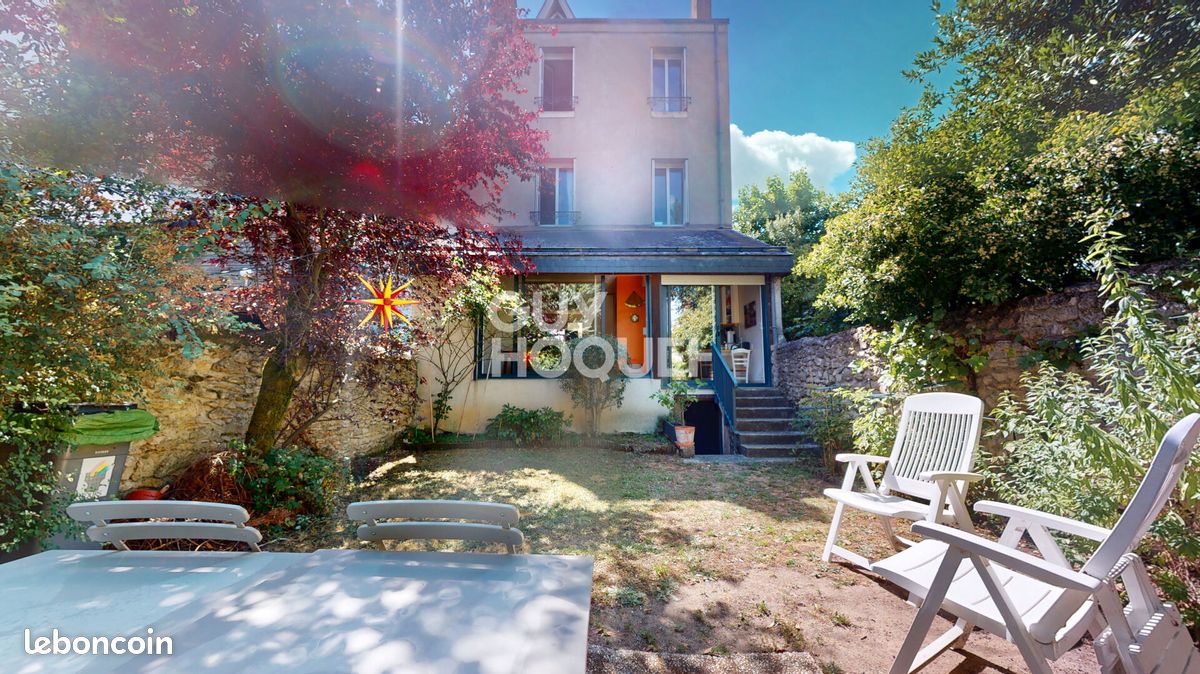 Maison 10 pièces 208 m² · à Tours · 208 m² · 825 550 €