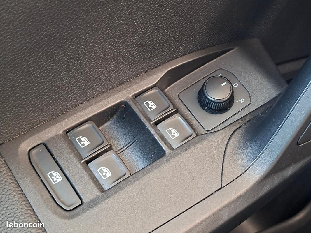 Seat Arona 1.0 EcoTSI 110 ch Start/Stop DSG7 Style (image 28)