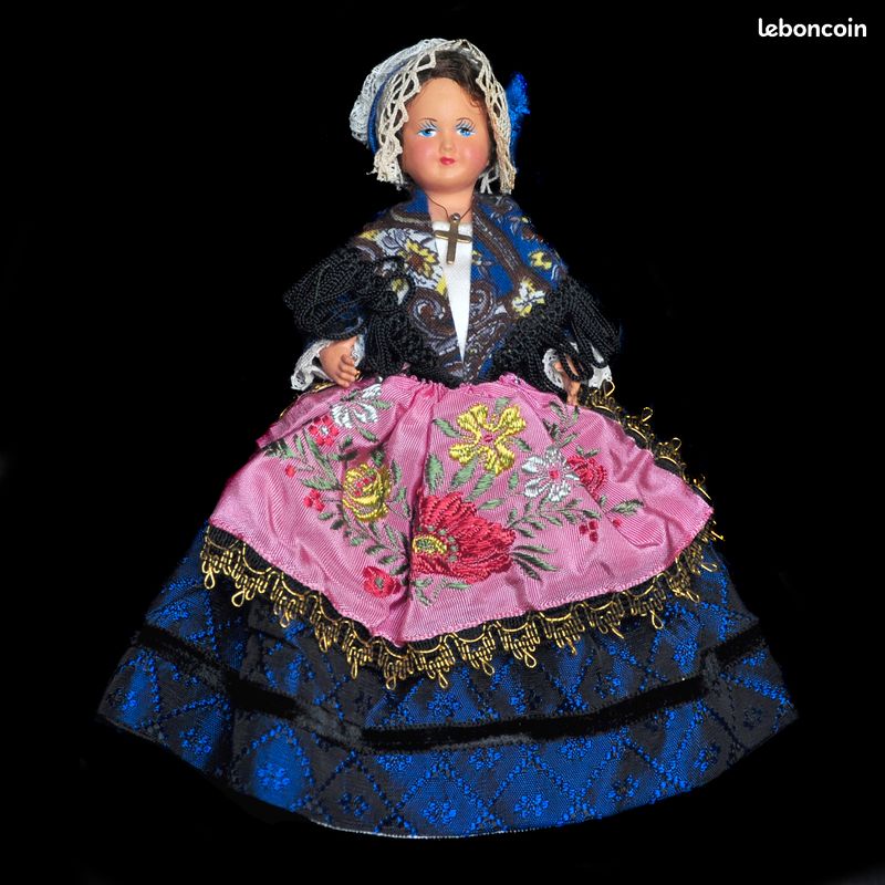 N°2) ANCIENNES POUPEES FOLKLORIQUES MIRELA DOLLS PETITCOLLIN SERIE 79