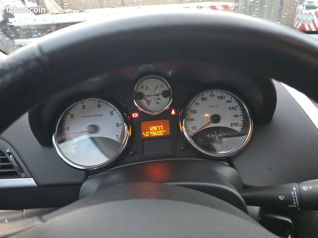 Peugeot 207 1.4 l 16 v 95 cv 79000 km (image 7)