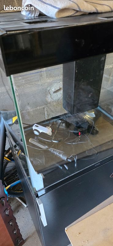 Aquarium Ciano complet + meuble + accessoires (image 1)