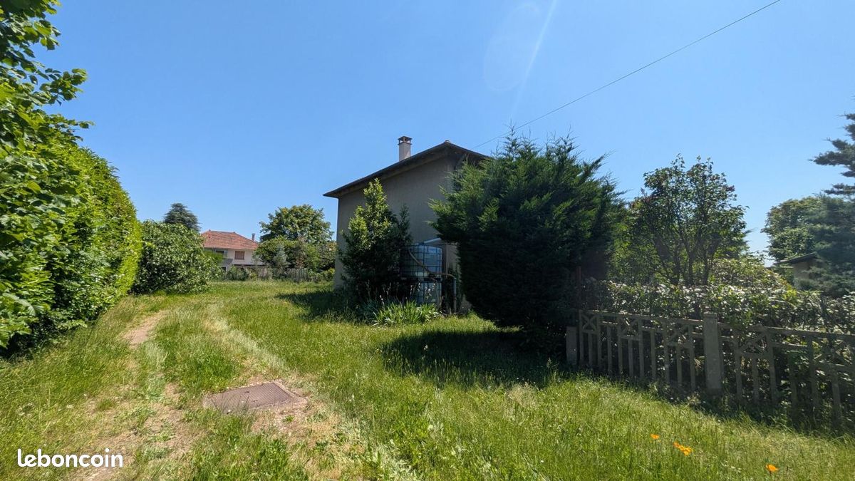 Terrain 1955 m² · à Sainte-Foy-lès-Lyon · 1 030 000 €
