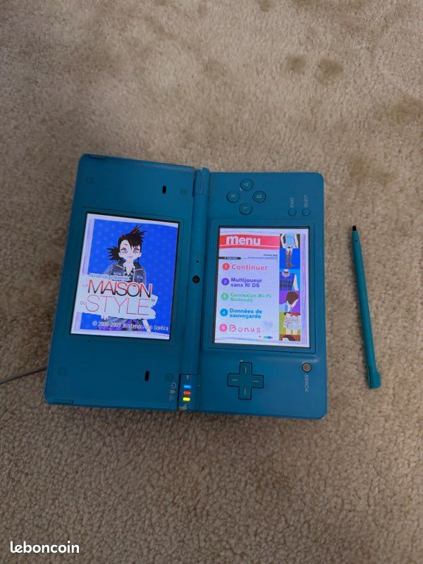 Nintendo DSi (image 1)