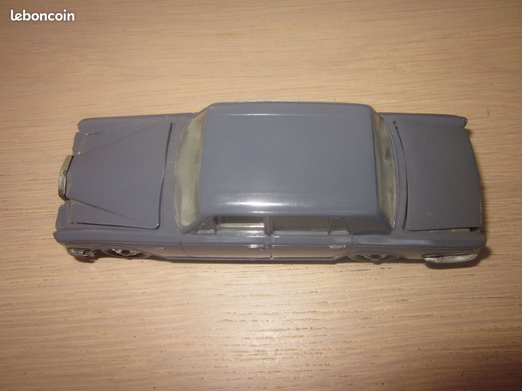 Voiture miniature 1/43 - Rolls-Royce Silver Shadow Coupé Corniche - Corgi Toys Ancien - Réf 273 - Collection