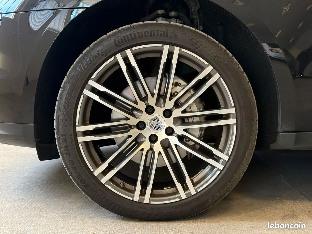 PORSCHE Macan 3.0 D 258ch S Diesel - 2016 - 143 500 km - Suivi complet - Attelage Amovible (image 30)