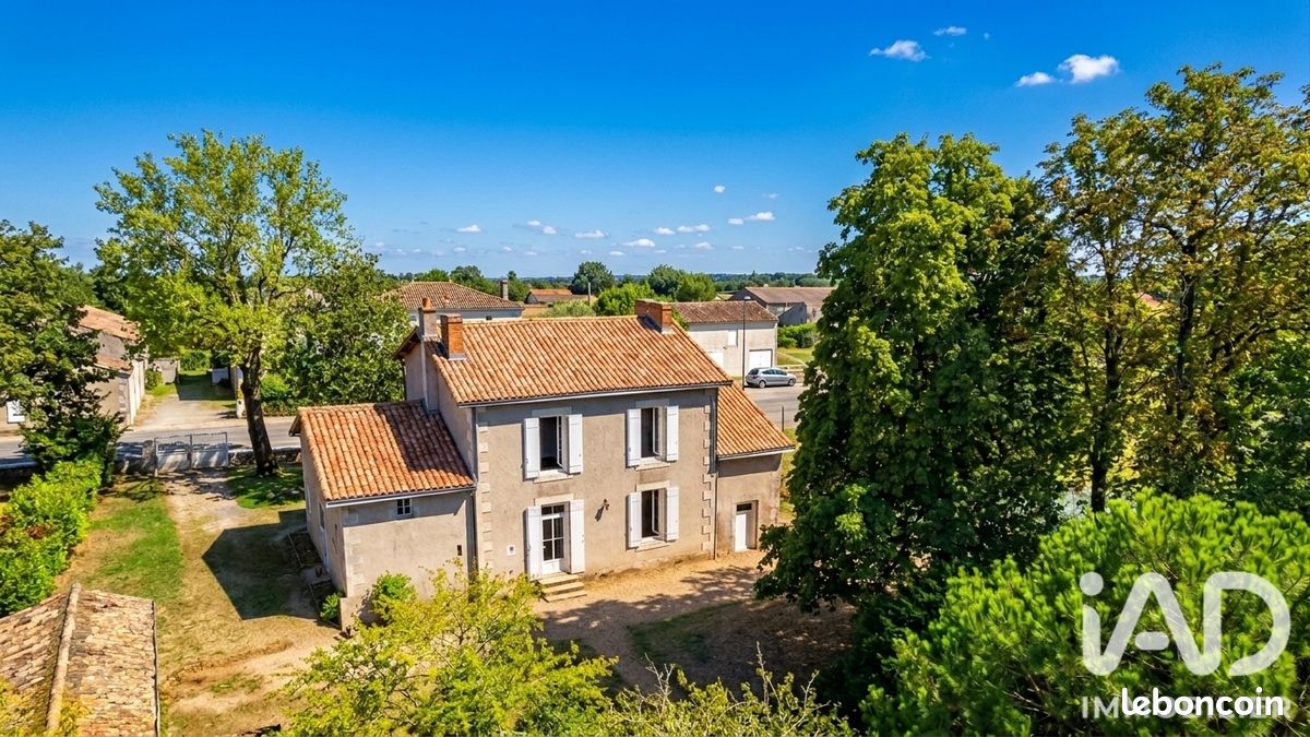 Maison 5 pièces 149 m² · à Ménigoute · 149 m² · 147 000 €