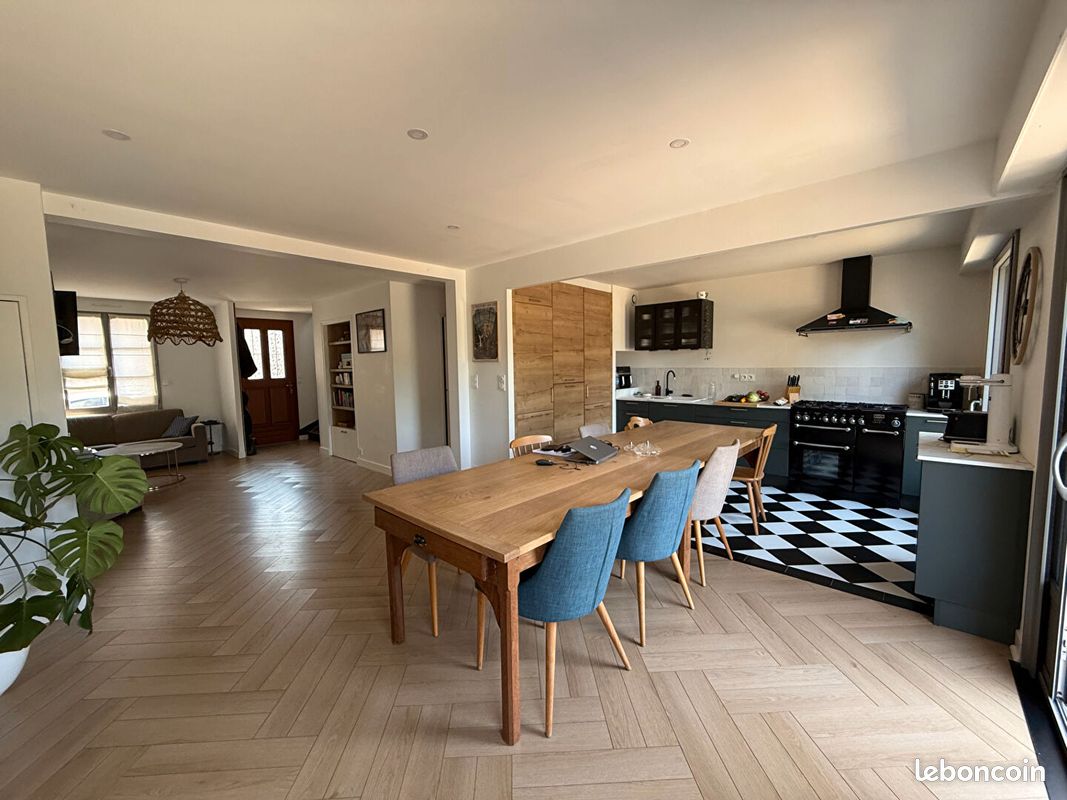 Maison 6 pièces 120 m² · à Châteaugiron · 120 m² · 417 750 €