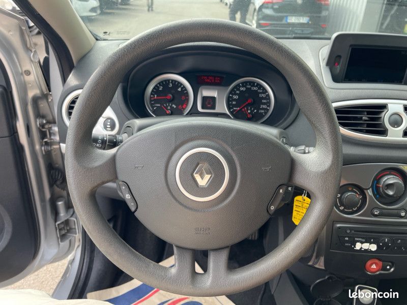 Renault CLIO III 1.5 DCI 70CH OVALIE ECO² 115G 5P (image 10)