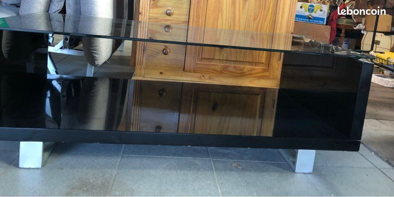 Table basse en verre noire moderne (image 1)