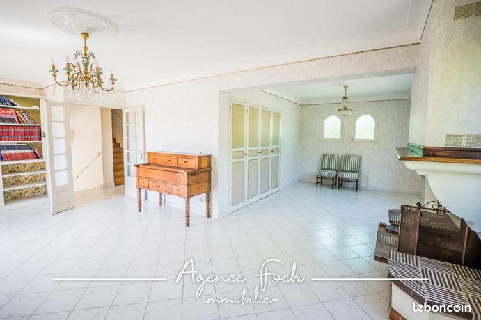 Maison 10 pièces 244 m²