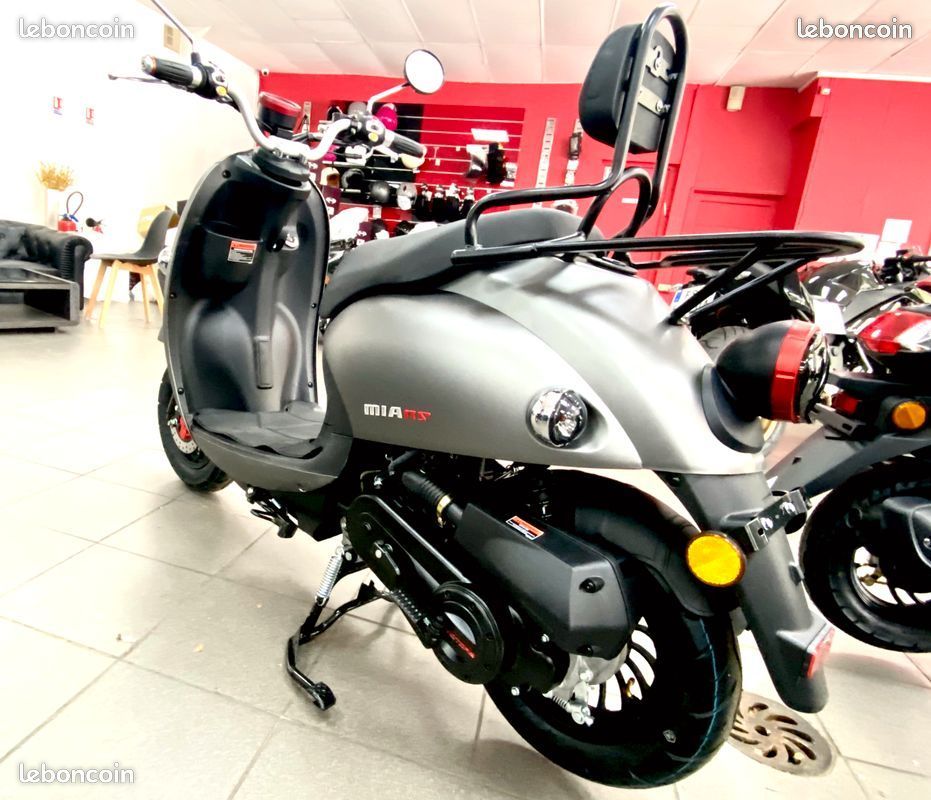 Scooter Neuf JM Motors Mia 50 Euro5 garantie 2 ans Motos