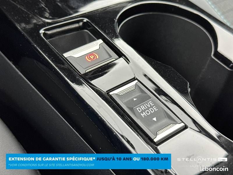 Peugeot 2008 PureTech 130 S&S EAT8 Allure Business (image 32)