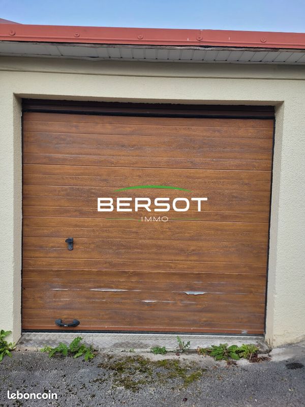 Parking/box MORTEAU · 90 €/mois