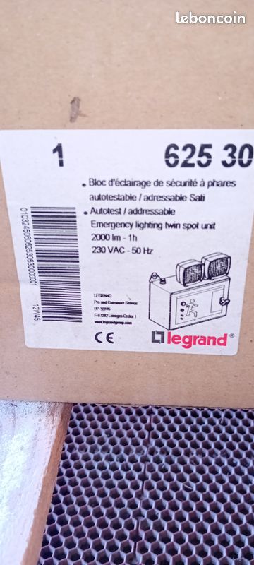 Bloc d'éclairage de secours à phares autotestable (image 1)