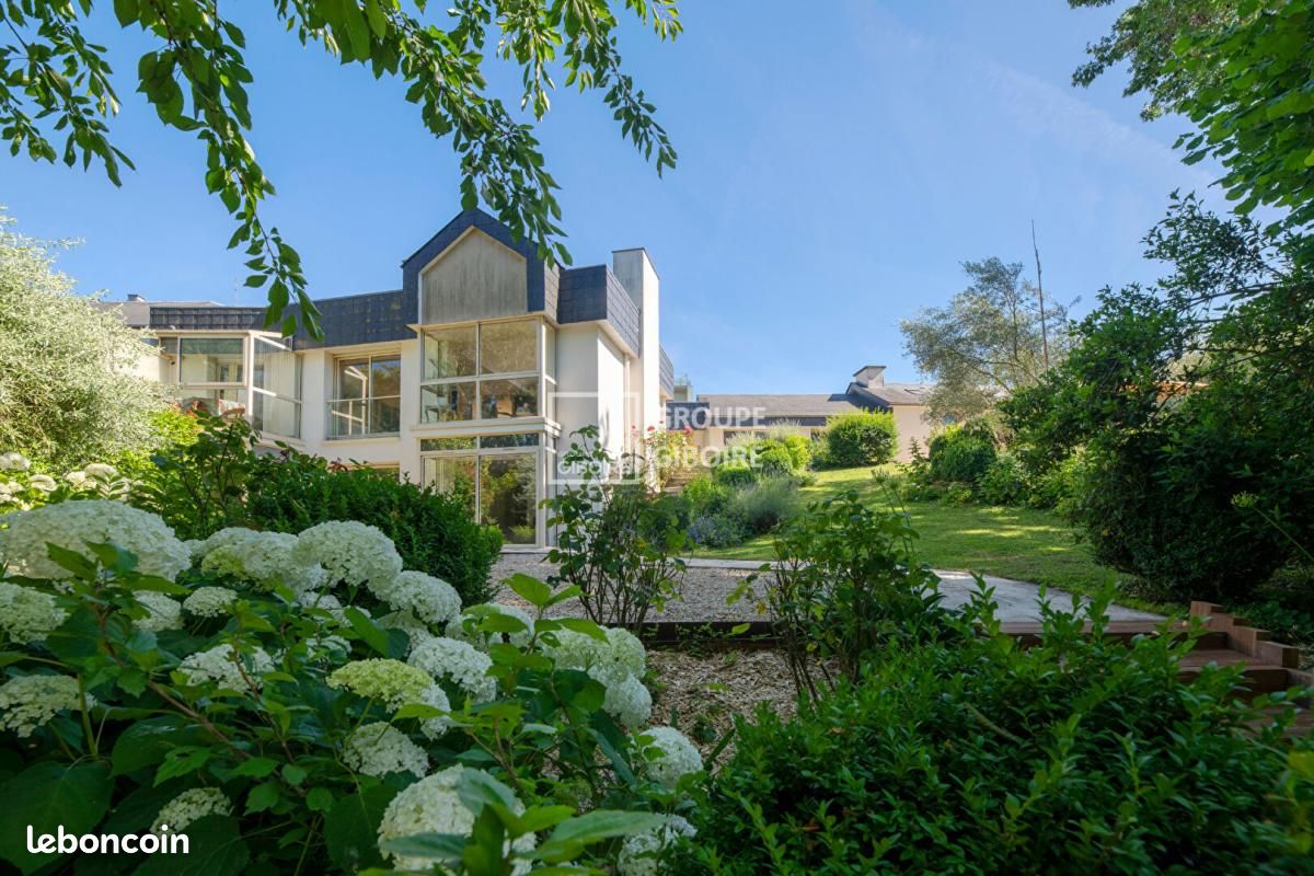 Maison 8 pièces 225 m² · à Rennes · 225 m² · 1 810 000 €